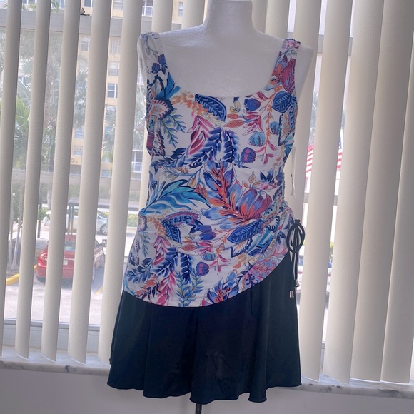 One piece swimsuit - Picture 5 of 12